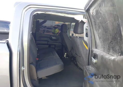 2022 Chevrolet Silverado 1500 Ltd 2Wd Short Bed Custom z USA, uszkodzony, nr VIN 3GCPWBEKXNG131023